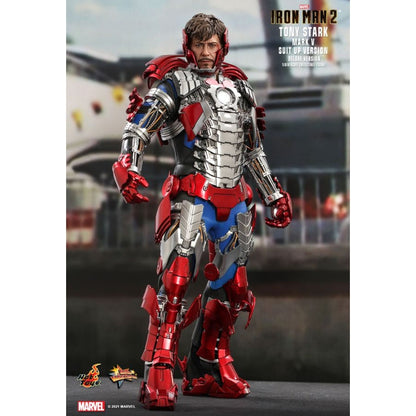 Hot Toys Iron Man 2 Tony Stark Mark V Suit Up Deluxe 1:6 Scale Collectable Action Figure