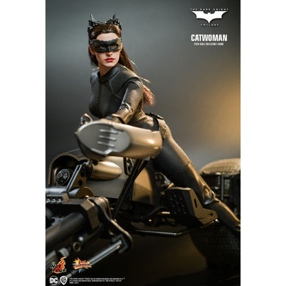 Hot Toys Batman The Dark Knight Trilogy Catwoman 1:6 Scale Collectable Action Figure