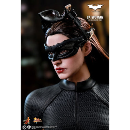 Hot Toys Batman The Dark Knight Trilogy Catwoman 1:6 Scale Collectable Action Figure