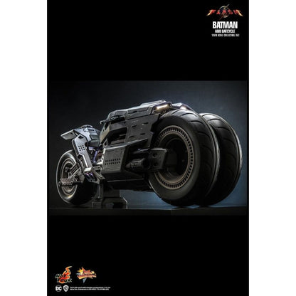 Hot Toys The Flash (2023) Batman & Batcycle 1:6 Scale Collectable Set