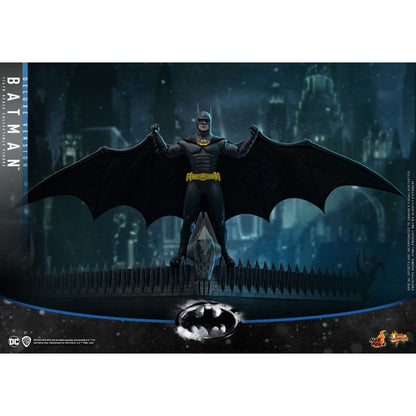 Hot Toys Batman Returns Batman Deluxe 1:6 Scale Collectable Action Figure