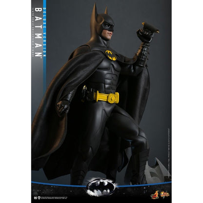 Hot Toys Batman Returns Batman Deluxe 1:6 Scale Collectable Action Figure