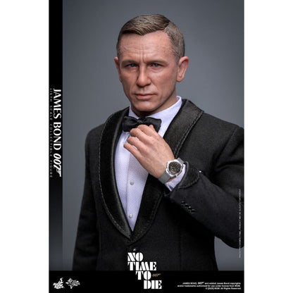 Hot Toys James Bond: No Time To Die James Bond (Daniel Craig) 1:6 Scale Collectable Action Figure