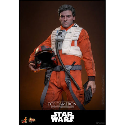 Hot Toys Star Wars: The Force Awakens Poe Dameron 1:6 Scale Collectable Action Figure