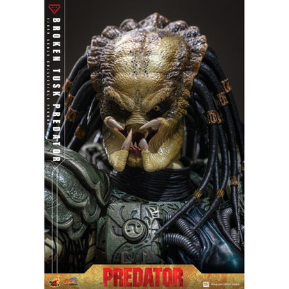Hot Toys Predator Broken Tusk Predator 1:6 Scale Collectable Action Figure