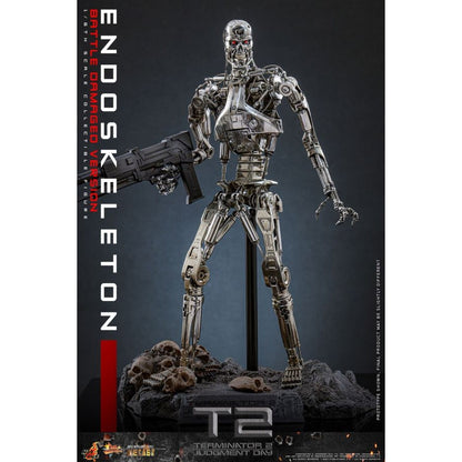 Hot Toys Terminator 2: Judgment Day Endoskeleton (Battle Damaged) 1:6 Scale Collectable Action Figure