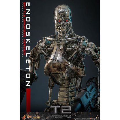Hot Toys Terminator 2: Judgment Day Endoskeleton (Battle Damaged) 1:6 Scale Collectable Action Figure