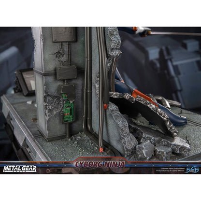 First 4 Figures Metal Gear Solid Cyborg Ninja (Gray Fox) Resin Statue