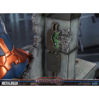 First 4 Figures Metal Gear Solid Cyborg Ninja (Gray Fox) Resin Statue