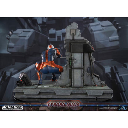 First 4 Figures Metal Gear Solid Cyborg Ninja (Gray Fox) Resin Statue