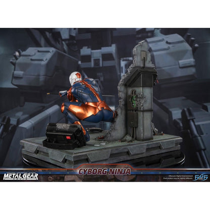 First 4 Figures Metal Gear Solid Cyborg Ninja (Gray Fox) Resin Statue
