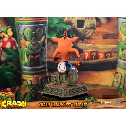 First 4 Figures Crash Bandicoot Crash Running Statue