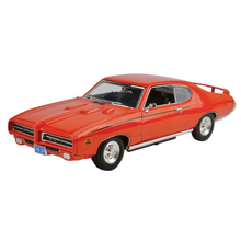Motormax Timeless Legends 1969 Pontiac GTO Judge [Orange] 1:18 Scale Diecast Vehicle