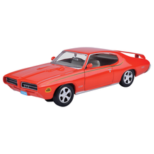 Motormax Timeless Legends 1969 Pontiac GTo Judge [Orange] 1:24 Scale Diecast Vehicle
