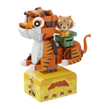 Pantasy Kung Fu Panda Tigress on SkateKart (195 Piece Kit)