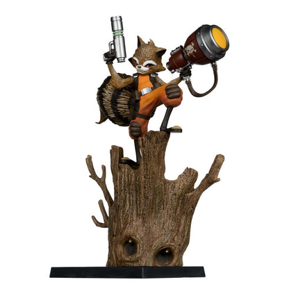 McFarlane Toys Marvel Comics Rocket Raccoon with Comic (Chasing Tale #1) 1:6 Scale Figure