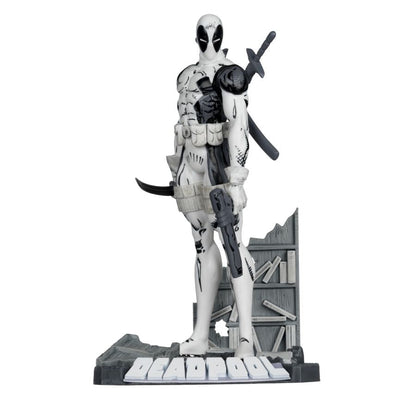 McFarlane Toys Marvel Comics Deadpool (The New Mutants #98) Gold Label 1:10 Scale Figure