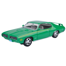 Motormax Timeless Legends 1969 Pontiac GTo Judge [Green] 1:24 Scale Diecast Vehicle