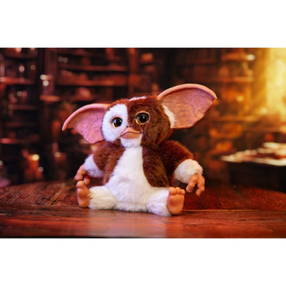 Ikon Design Studio Gremlins Replica Mogwai box and Gizmo plush