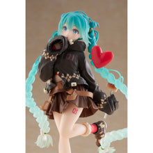 Hatsune Miku Fashion Outdoor Version Figurine