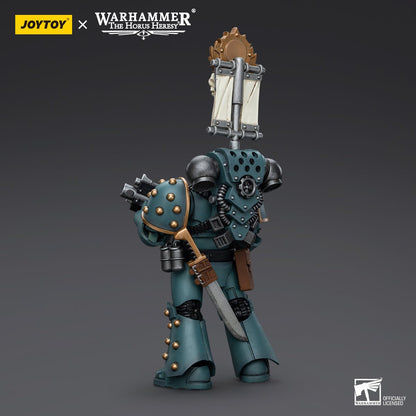 Warhammer Collectibles: 1/18 Scale Sons of Horus MKIV Tactical Squad Legionary with Legion Vexilla